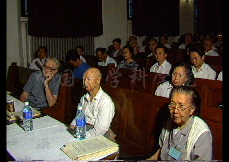 出席大会的院校老领导_副本.png 出席大会的院校老领导_副本.png