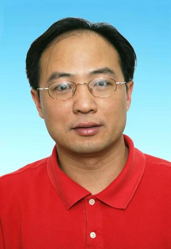 彭小忠.jpg 彭小忠.jpg