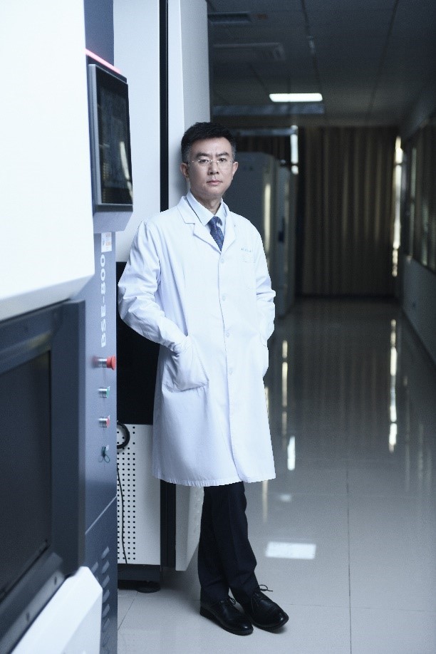 2陈万青.jpg 2陈万青.jpg