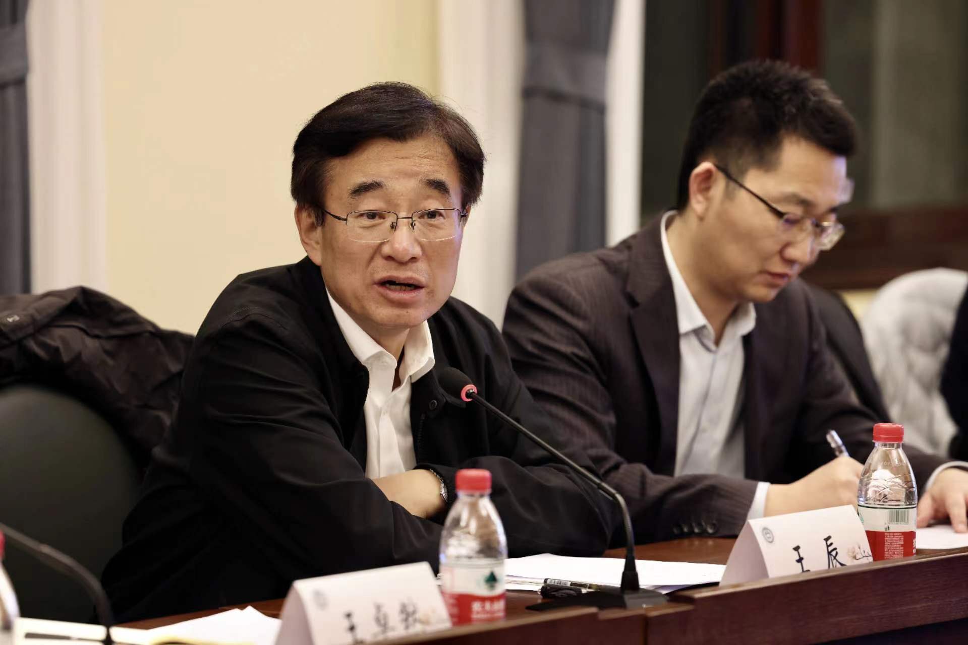 王校长.jpg 王校长.jpg