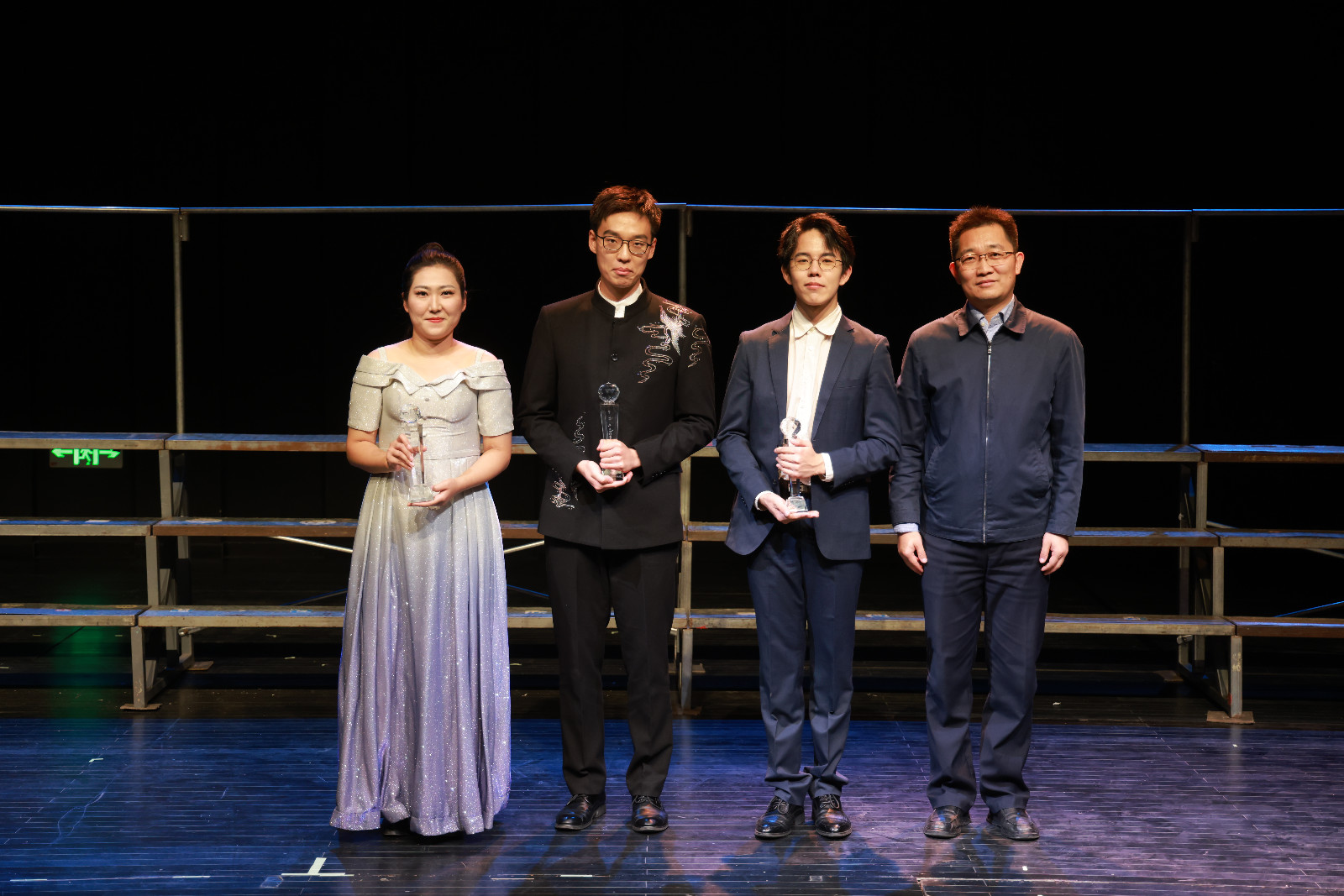 最佳指挥奖.jpg 最佳指挥奖.jpg