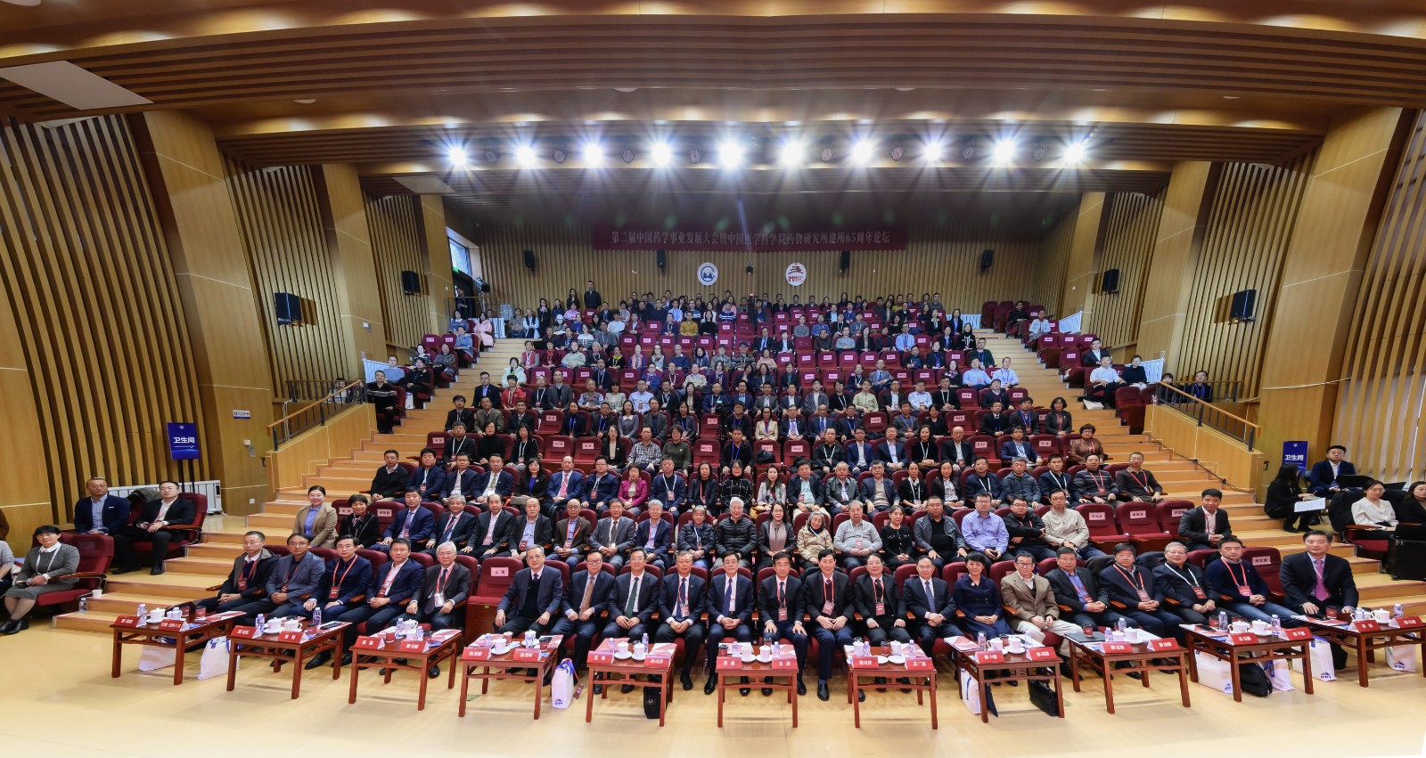 1-1合影.jpg 1-1合影.jpg