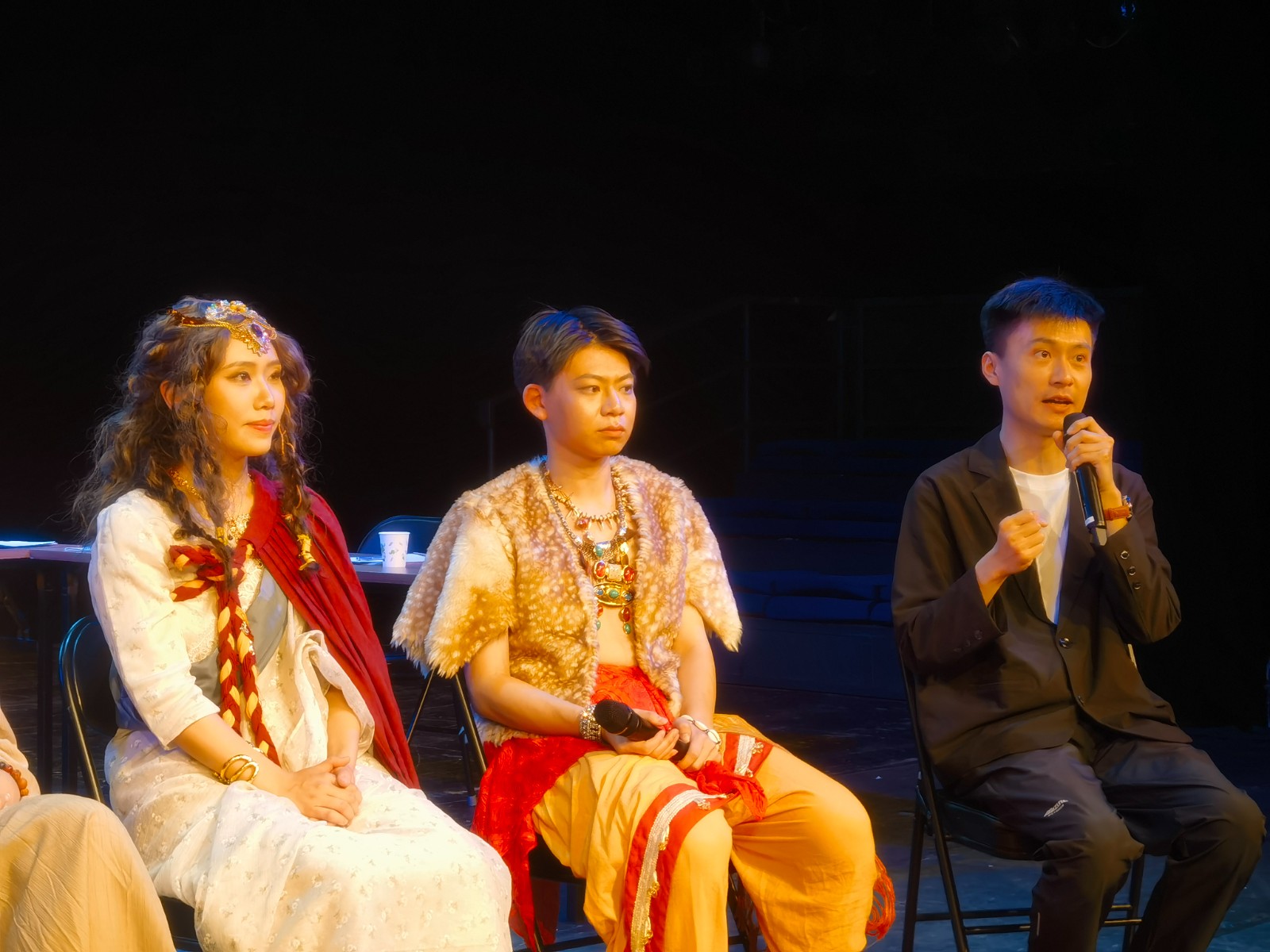 演后谈.jpg 演后谈.jpg