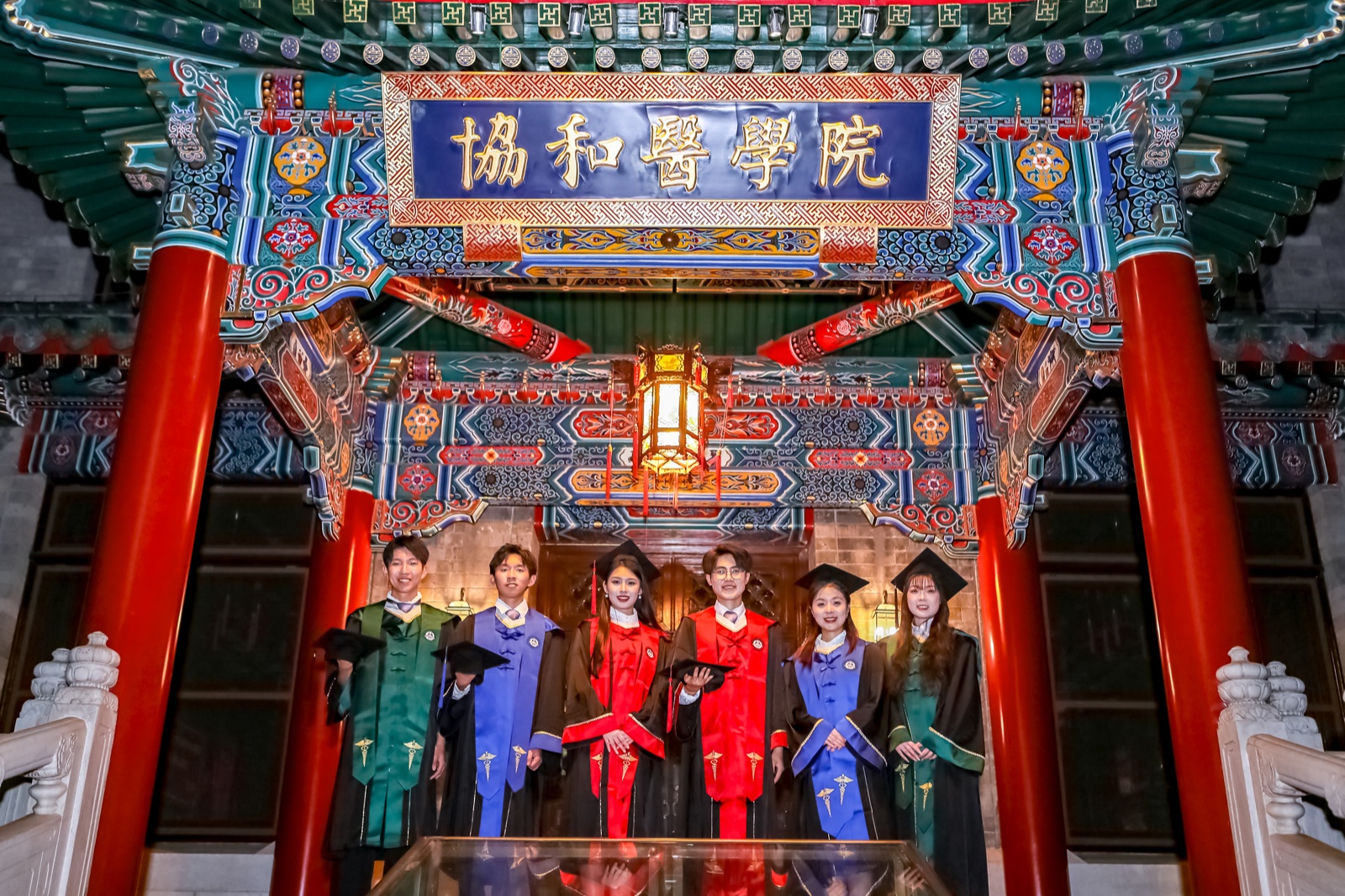 匾额夜景.jpg 匾额夜景.jpg