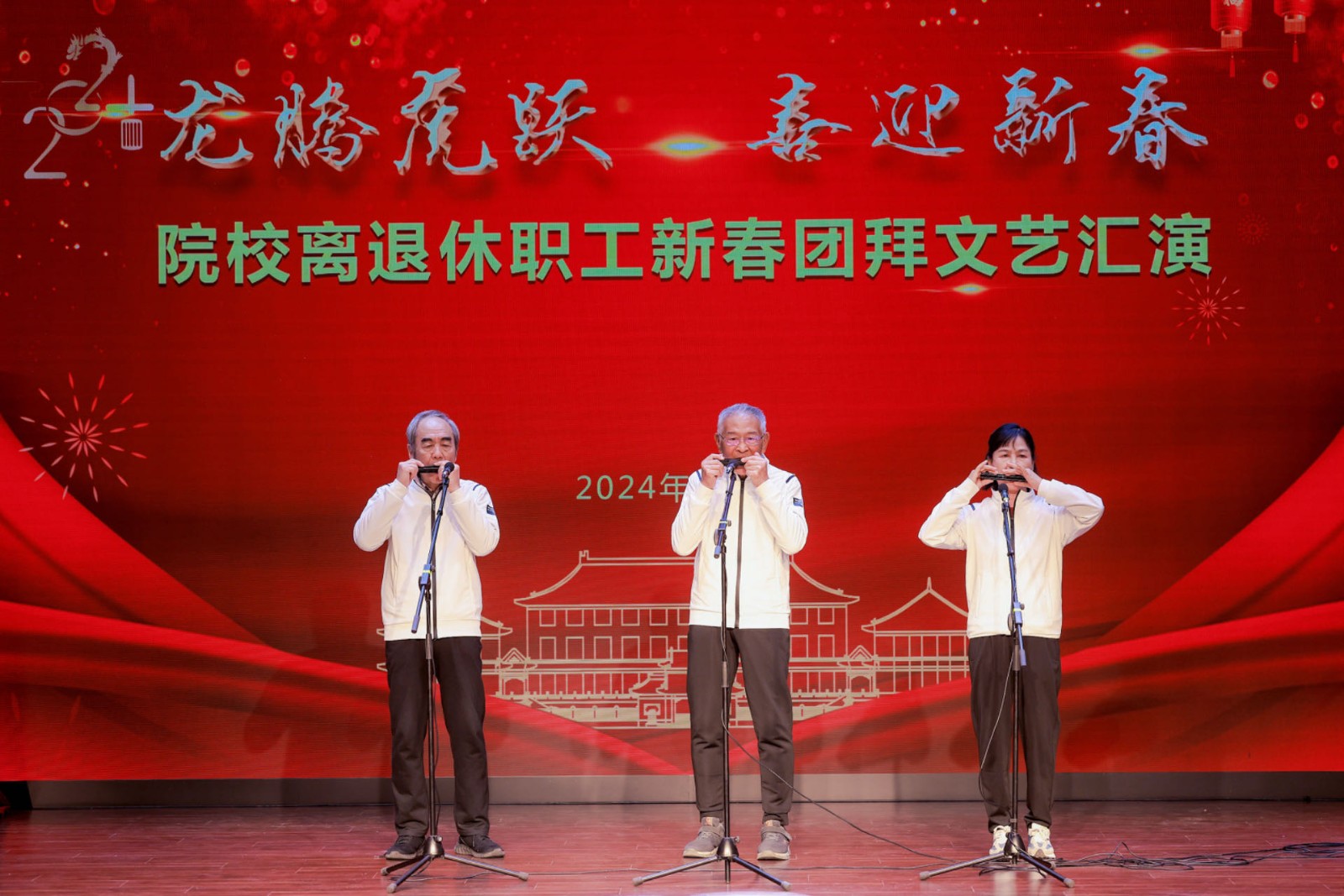 5.歌唱祖国.jpg 5.歌唱祖国.jpg